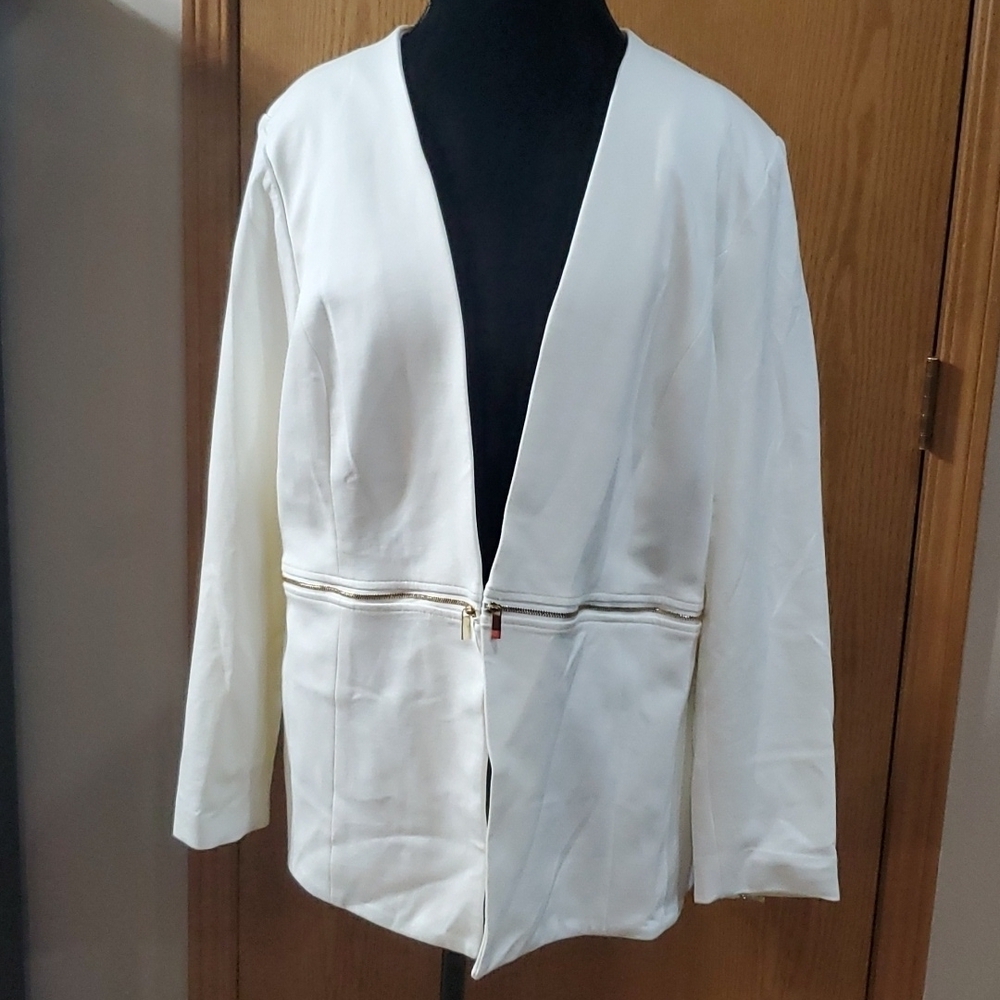 Premise NWT white blazer zipper details sharp